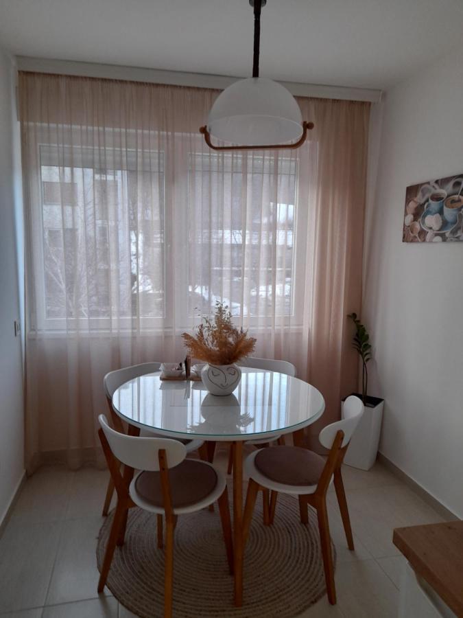 Apartman 8 Vrdnik Esterno foto