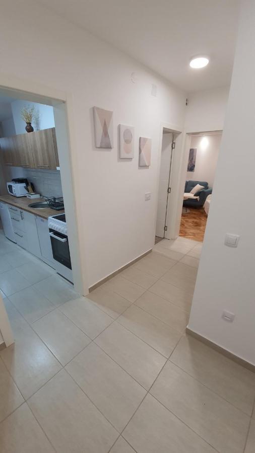Apartman 8 Vrdnik Esterno foto