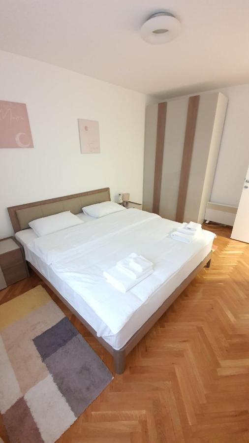 Apartman 8 Vrdnik Esterno foto